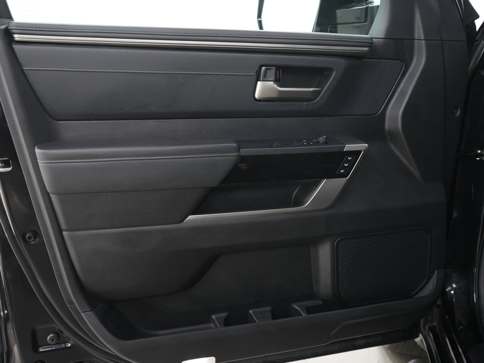 Used 2023 Toyota Tundra Limited AWD/4WD image 22