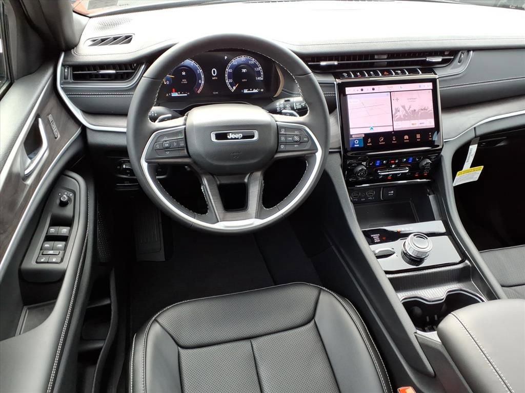 New 2025 Jeep Grand Cherokee Limited w/ Luxury Tech Group II image 6