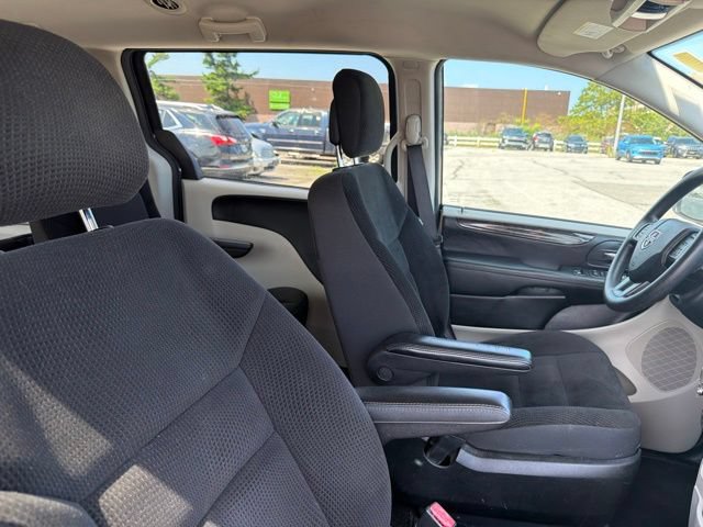 Used 2019 Dodge Grand Caravan SE FWD image 22