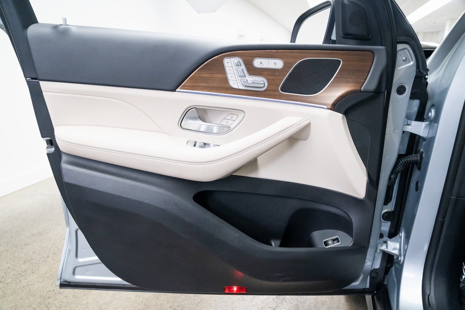 Used 2024 Mercedes-Benz GLE 350 4MATIC image 14