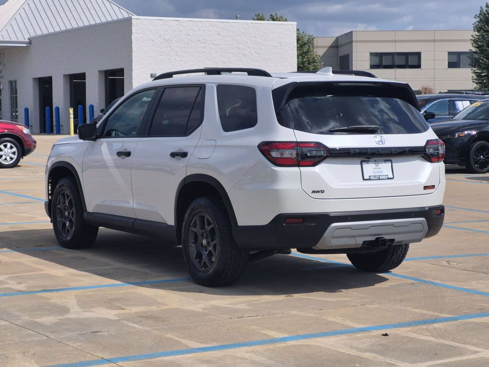Certified 2025 Honda Pilot TrailSport image 8