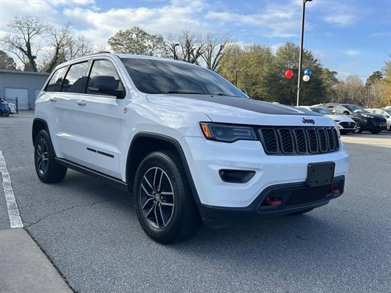 Used 2017 Jeep Grand Cherokee Trailhawk w/ Trailhawk Luxury Group AWD/4WD image 4