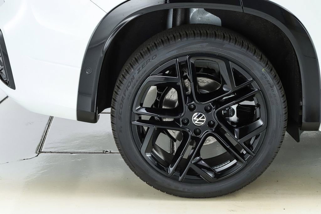 New 2026 Volkswagen Tiguan SE R-Line image 52