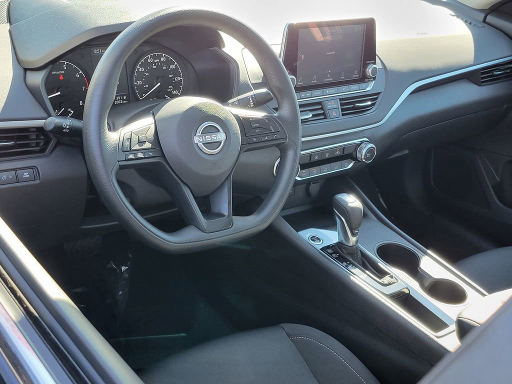 Certified 2025 Nissan Altima 2.5 S FWD image 3