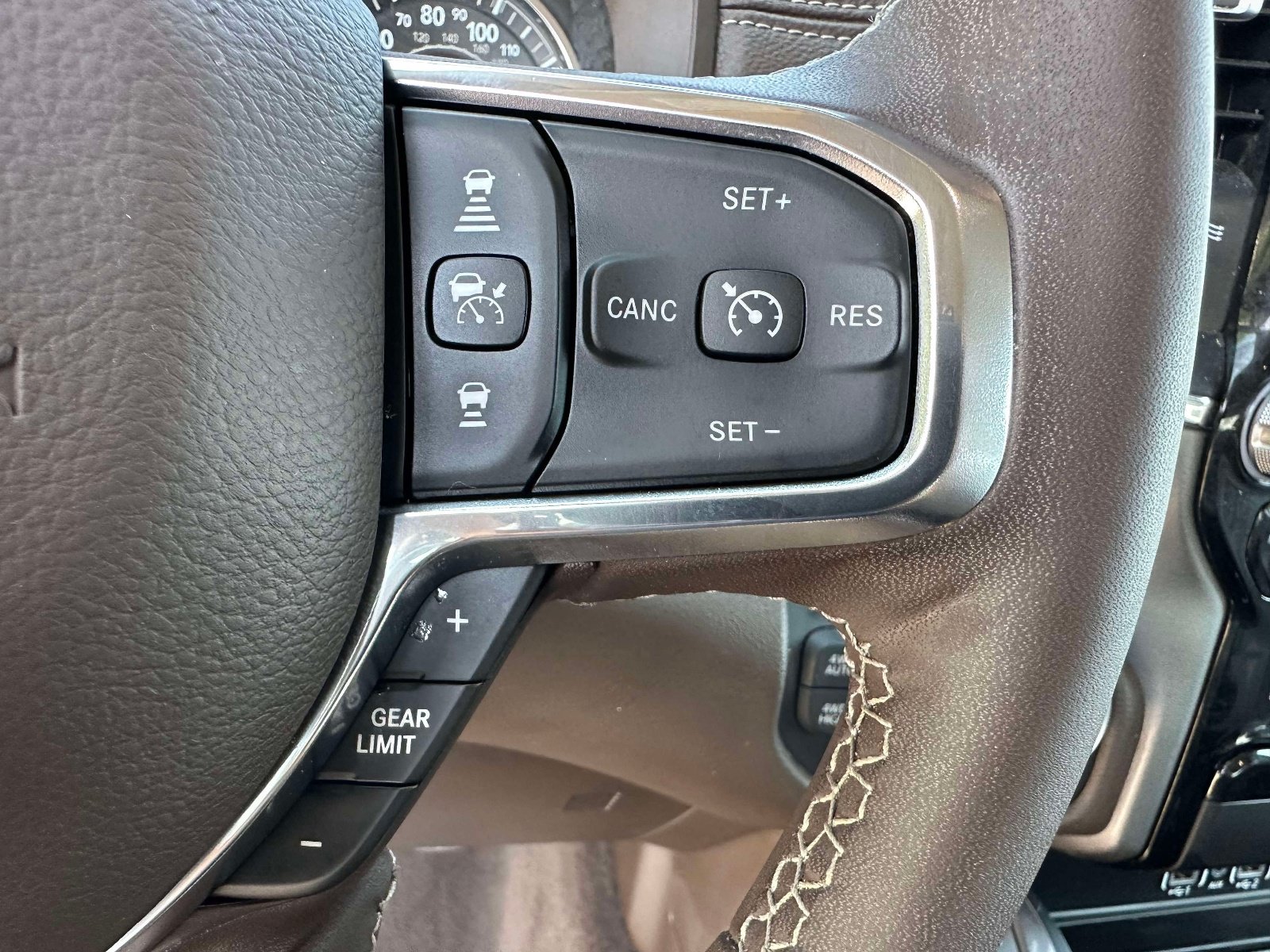 Used 2025 RAM 1500 Laramie AWD/4WD image 14
