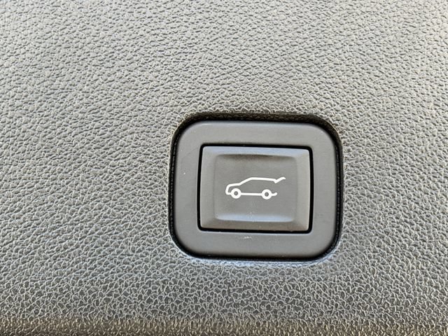 Used 2025 Cadillac XT6 Sport w/ Technology Package AWD/4WD image 30