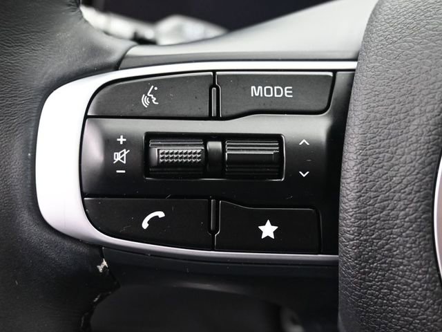 Used 2025 Kia Sportage SX image 18