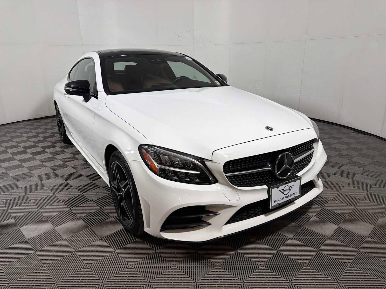 Used 2023 Mercedes-Benz C 300 4MATIC Coupe image 2