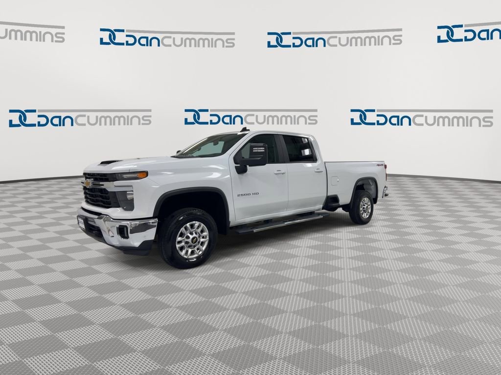Used 2025 Chevrolet Silverado 2500 LT w/ Convenience Package image 4