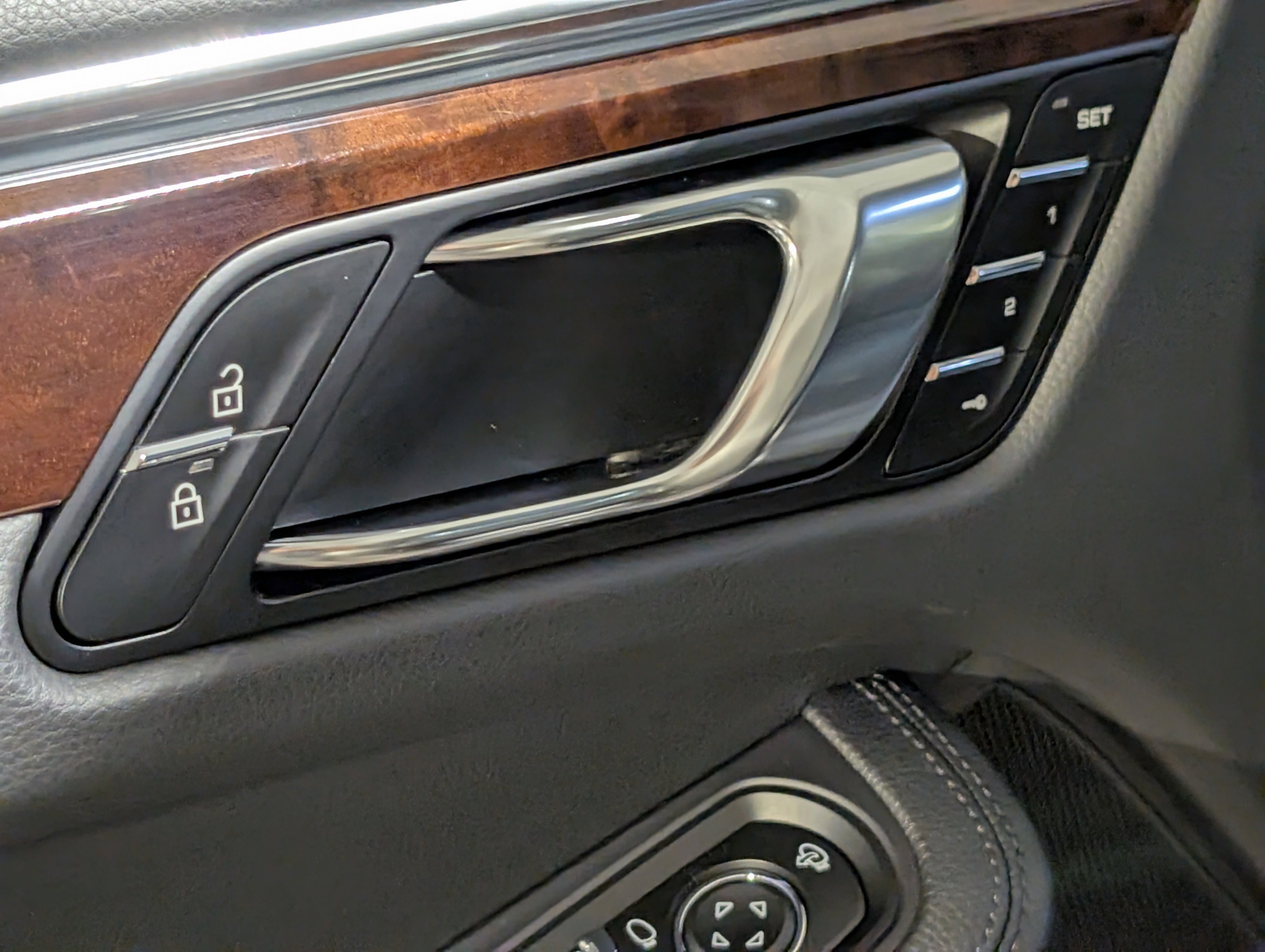 Certified 2025 Porsche Macan image 19
