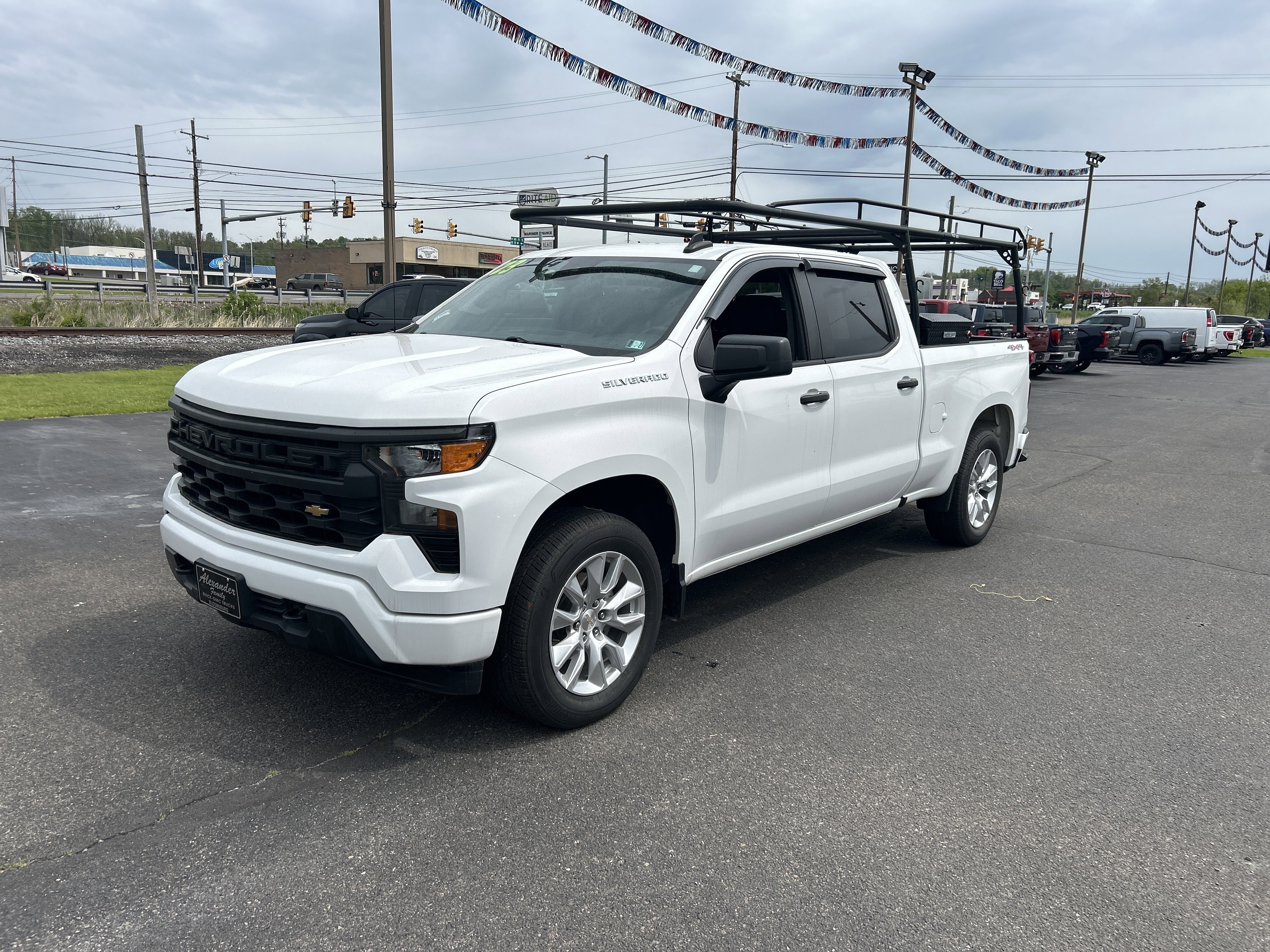 Used 2023 Chevrolet Silverado 1500 Custom AWD/4WD image 8