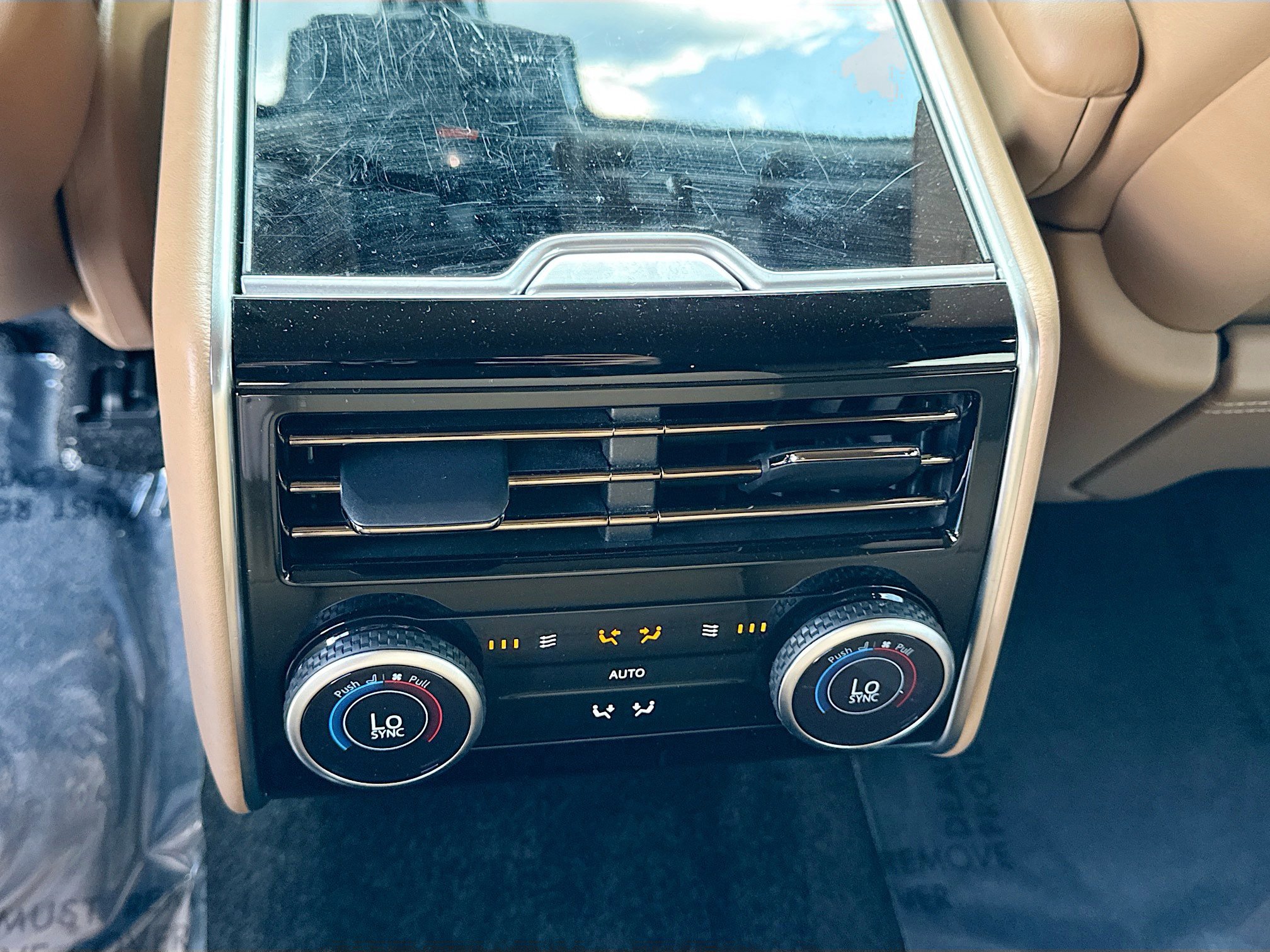 Used 2025 Land Rover Range Rover Long Wheelbase Autobiography image 20