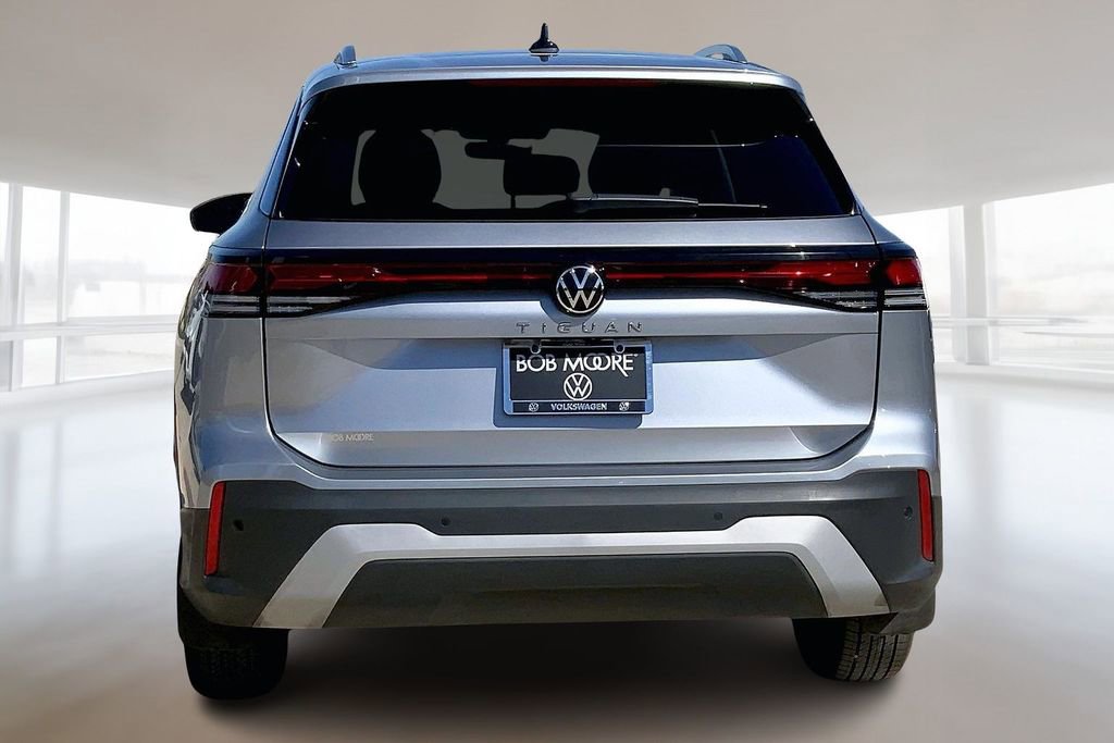 Certified 2025 Volkswagen Tiguan S image 4