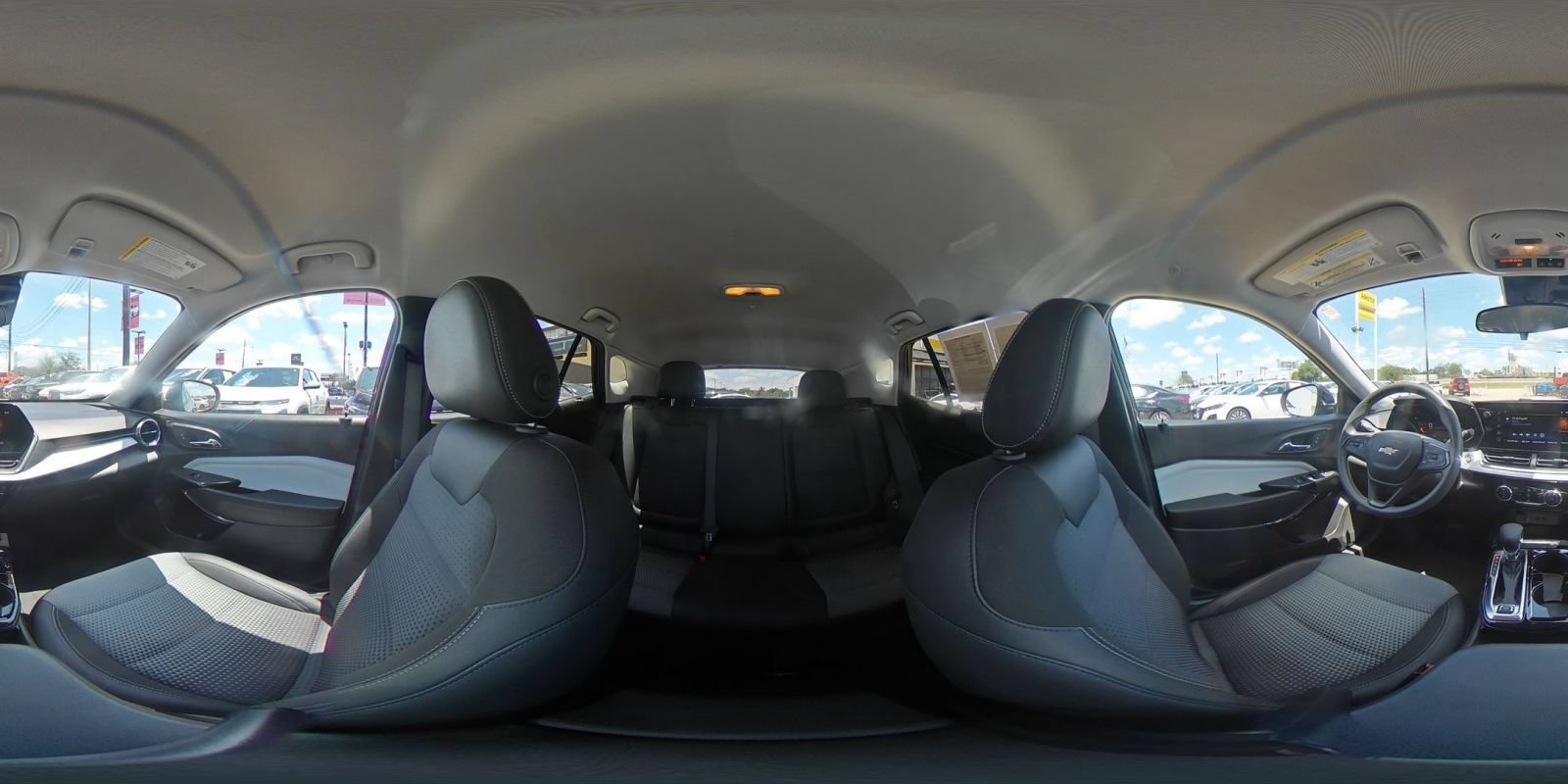 Used 2025 Chevrolet Trax LT FWD image 41