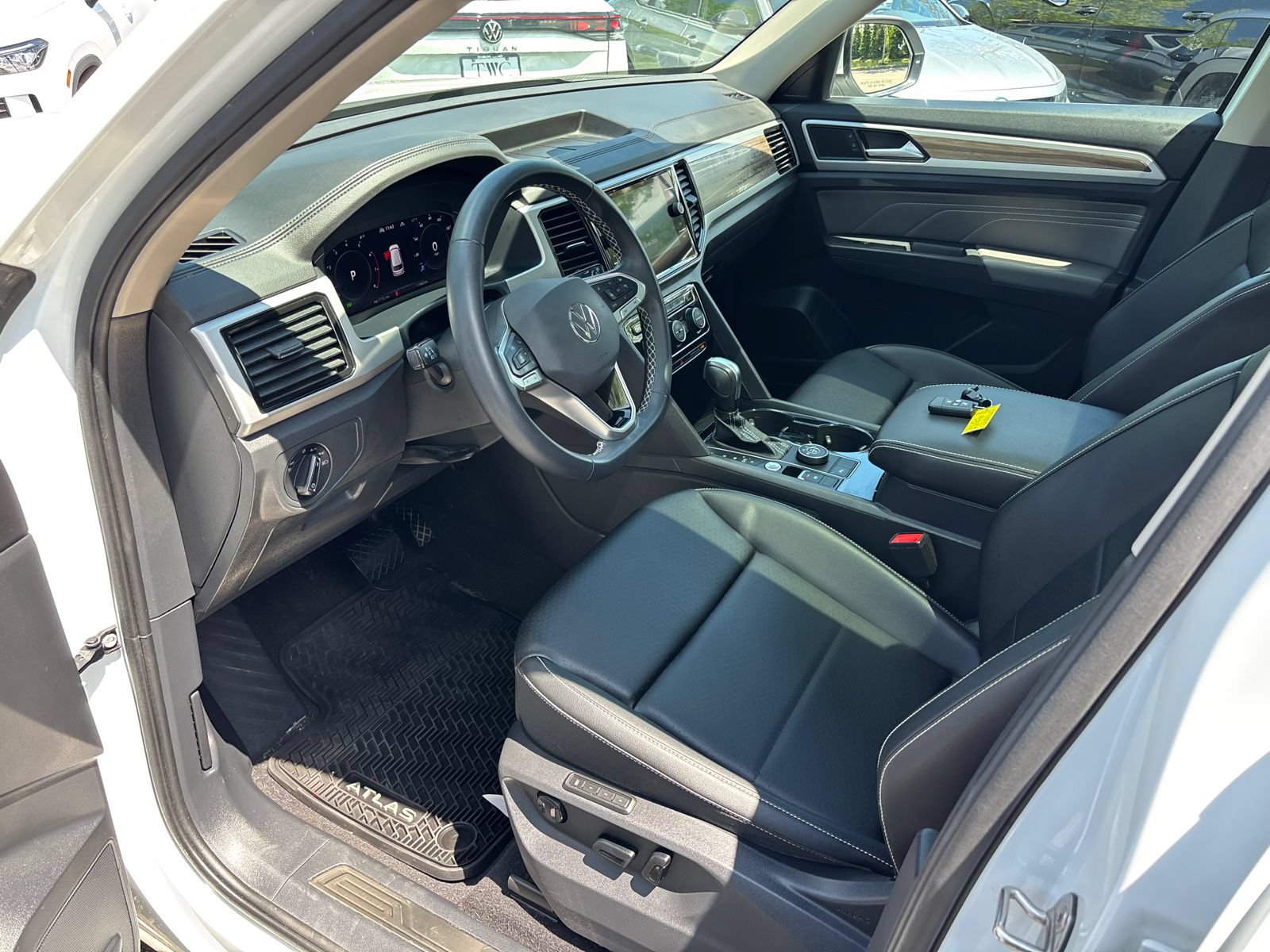 Used 2023 Volkswagen Atlas SEL AWD/4WD image 24