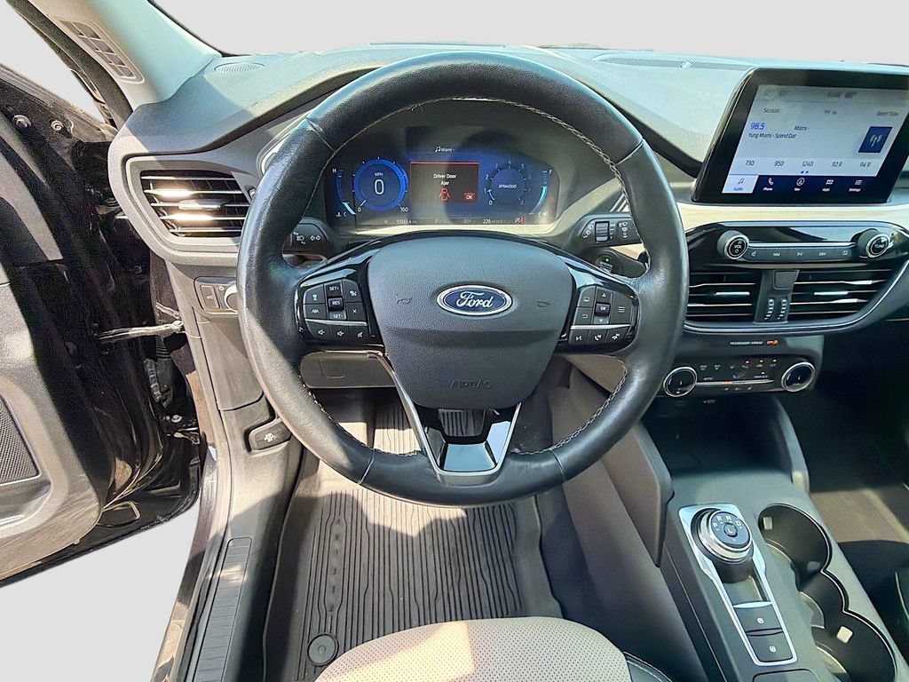 Used 2022 Ford Escape Titanium w/ Titanium Elite Package AWD/4WD image 11