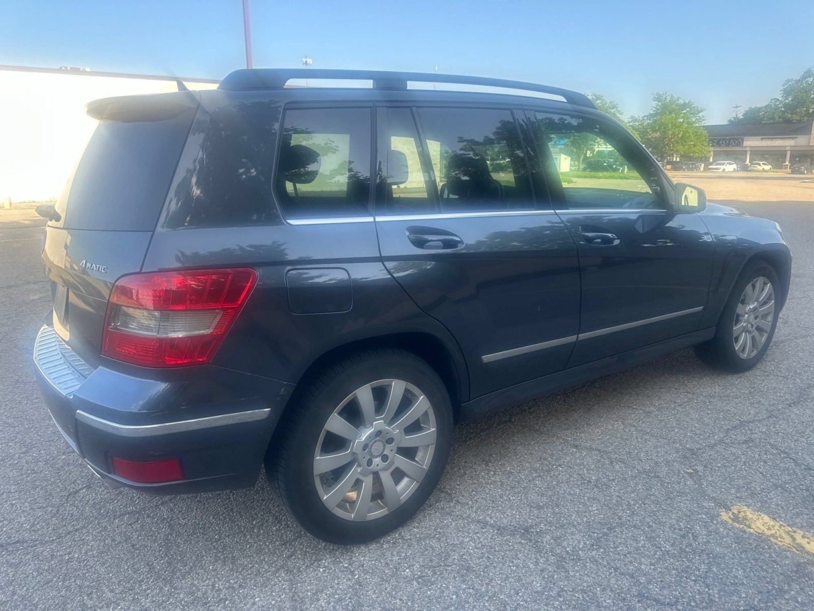 Used 2011 Mercedes-Benz GLK 350 4MATIC image 15