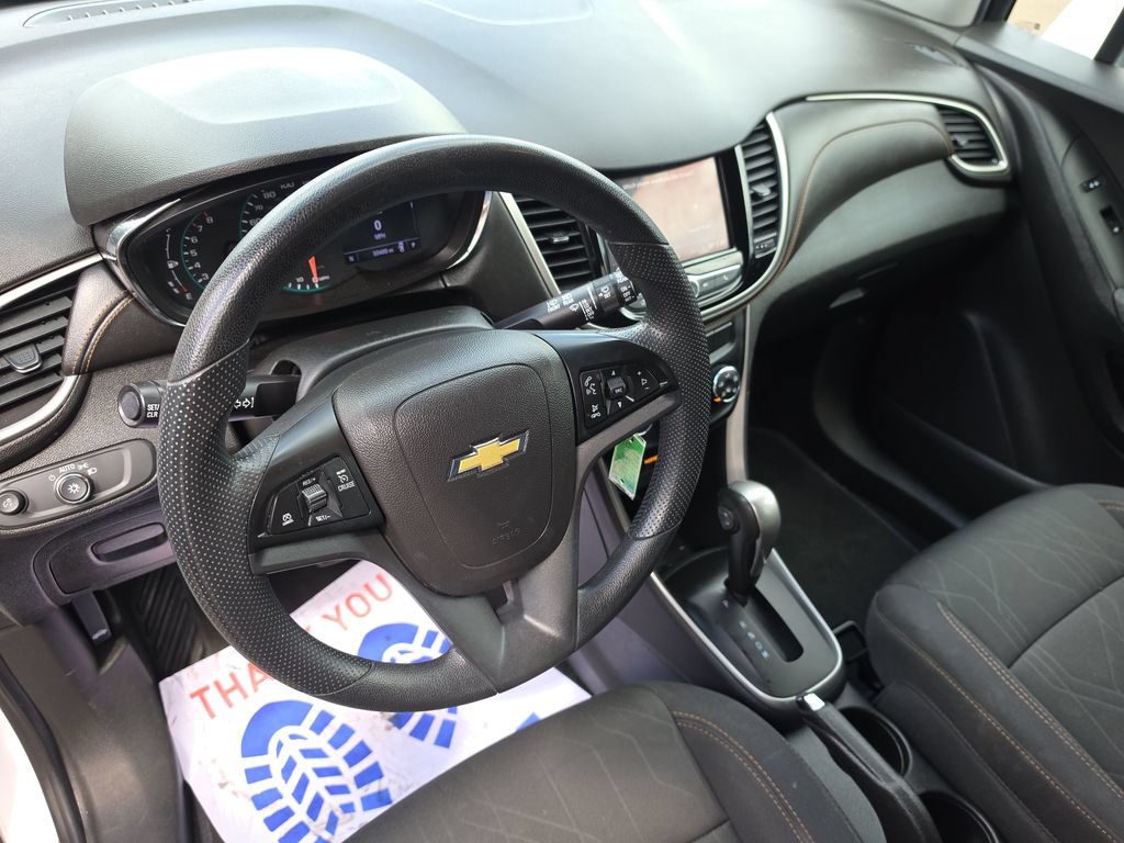 Used 2020 Chevrolet Trax LT AWD/4WD image 12