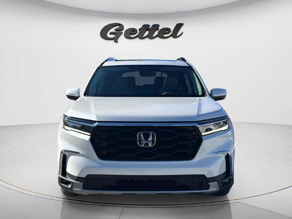 Used 2024 Honda Pilot Touring image 2