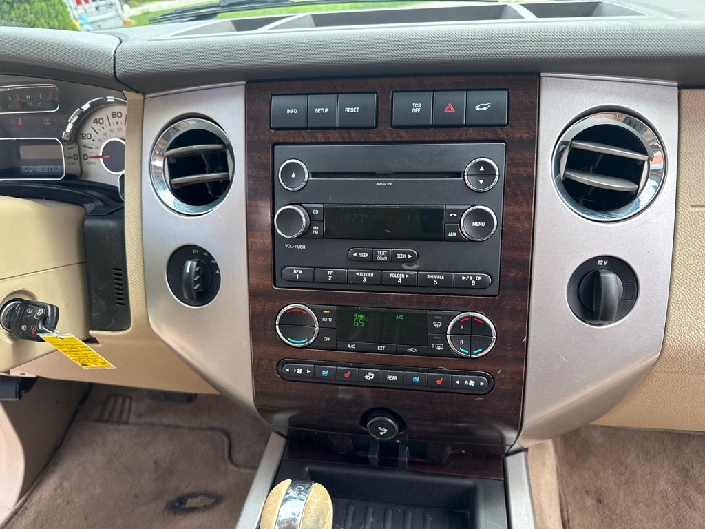 Used 2013 Ford Expedition EL XLT AWD/4WD image 18