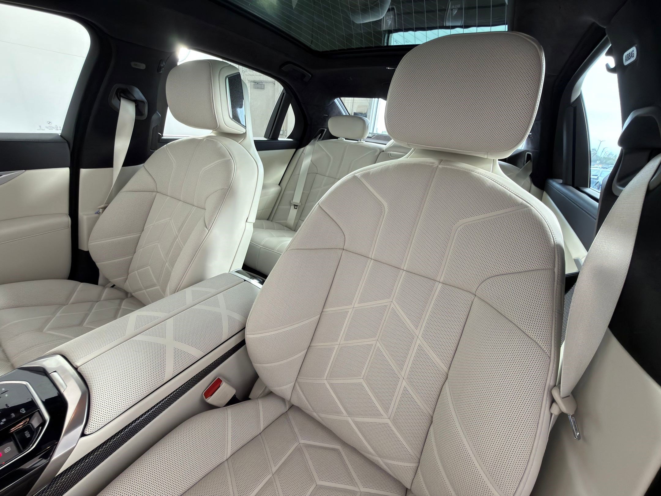 New 2026 BMW 760i xDrive image 21