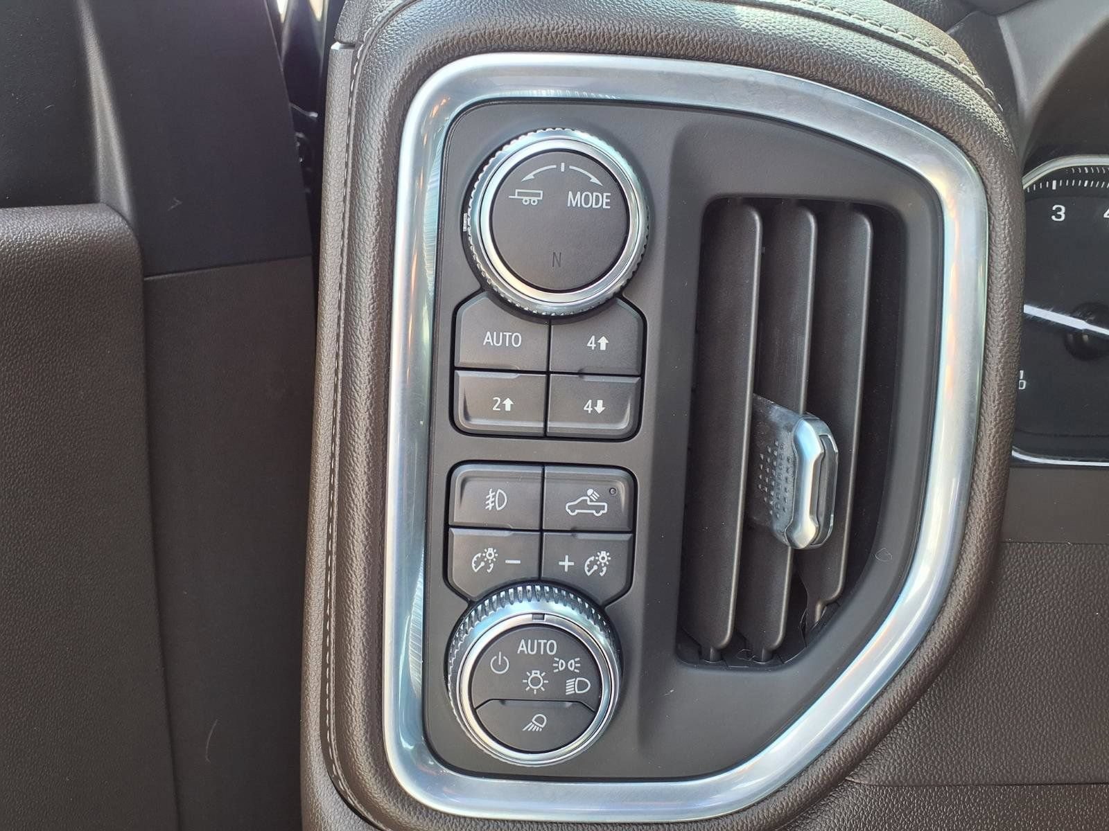 Used 2021 GMC Sierra 1500 SLT AWD/4WD image 24