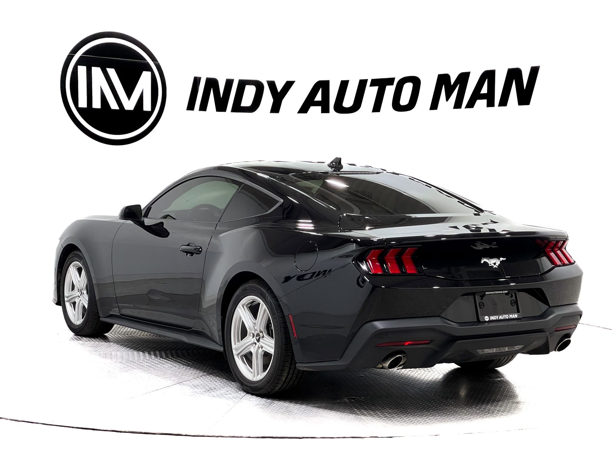 Used 2026 Ford Mustang Coupe RWD image 6