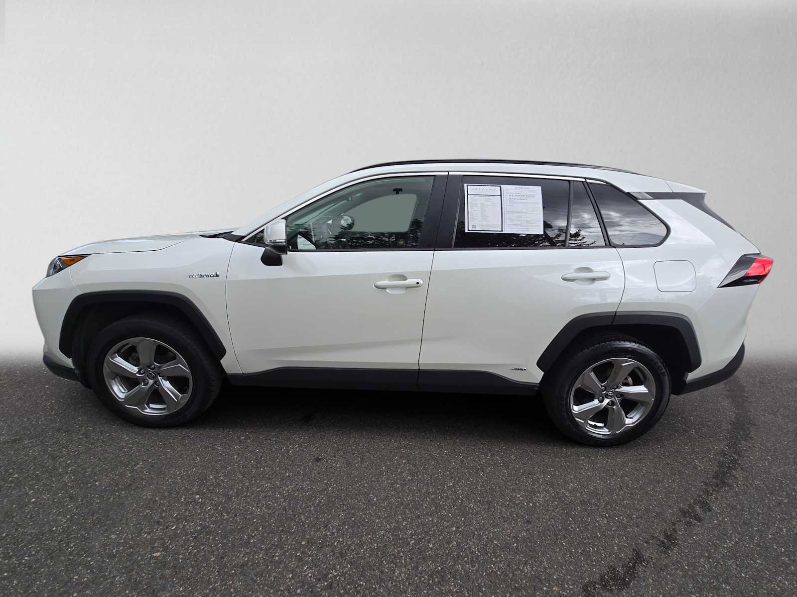 Used 2021 Toyota RAV4 XLE Premium AWD/4WD image 6