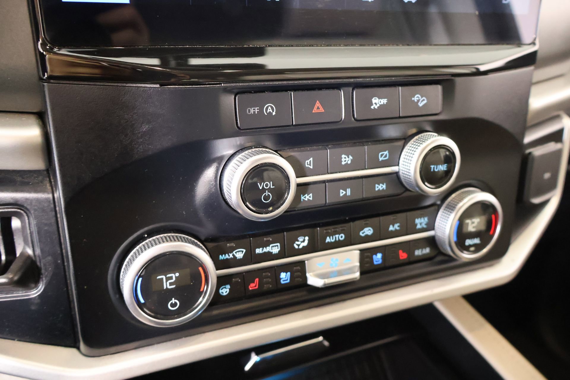 Used 2024 Ford Expedition Max XLT image 7