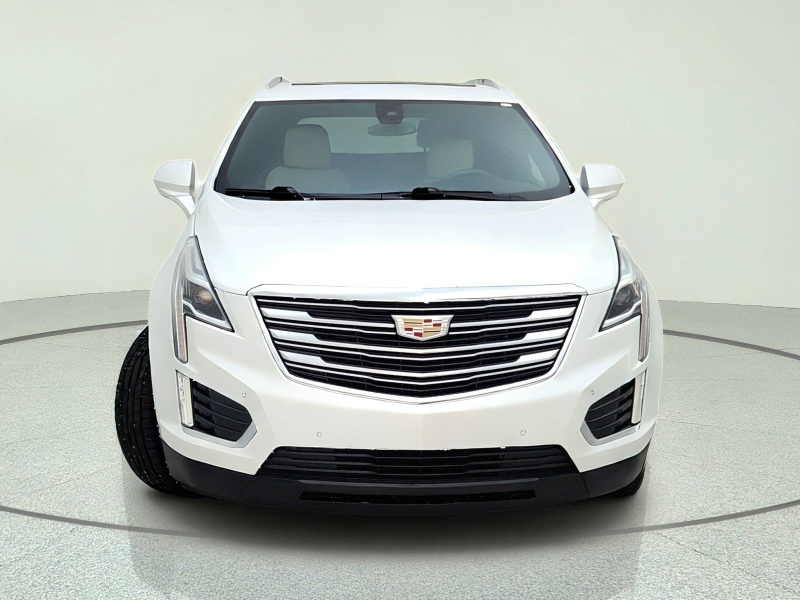 Used 2017 Cadillac XT5 Luxury w/ Driver Awareness Package FWD image 3