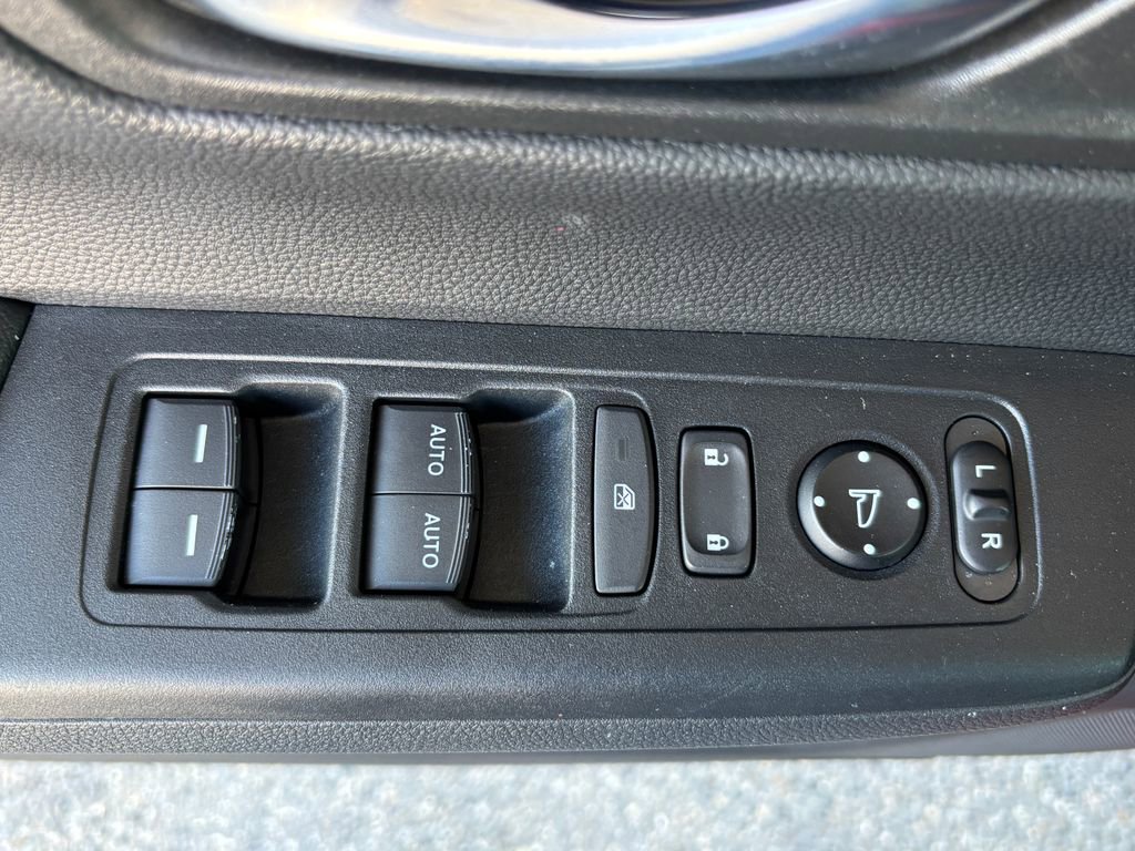 Used 2025 Honda CR-V EX image 27