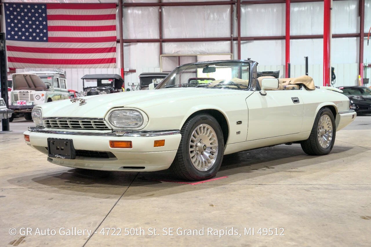 Used 1995 Jaguar XJS V12 Convertible RWD image 1