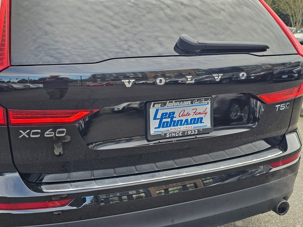 Used 2019 Volvo XC60 T5 Momentum w/ Protection Package Premier image 15