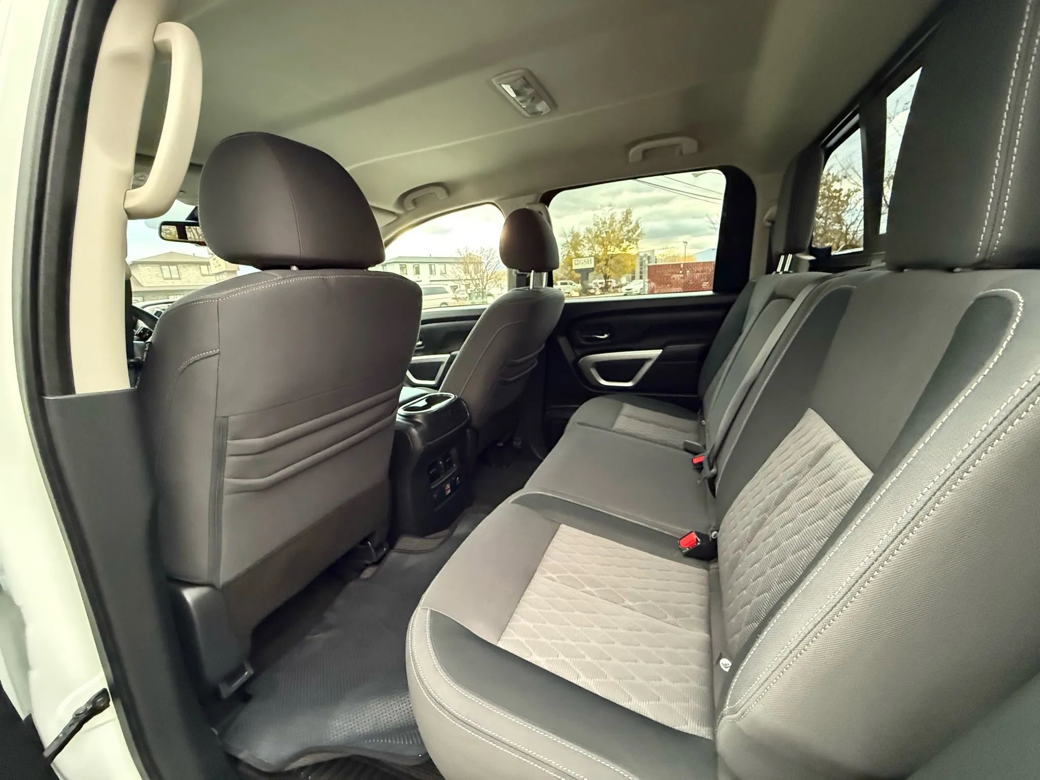 Used 2021 Nissan Titan SV w/ SV Convenience Package image 13