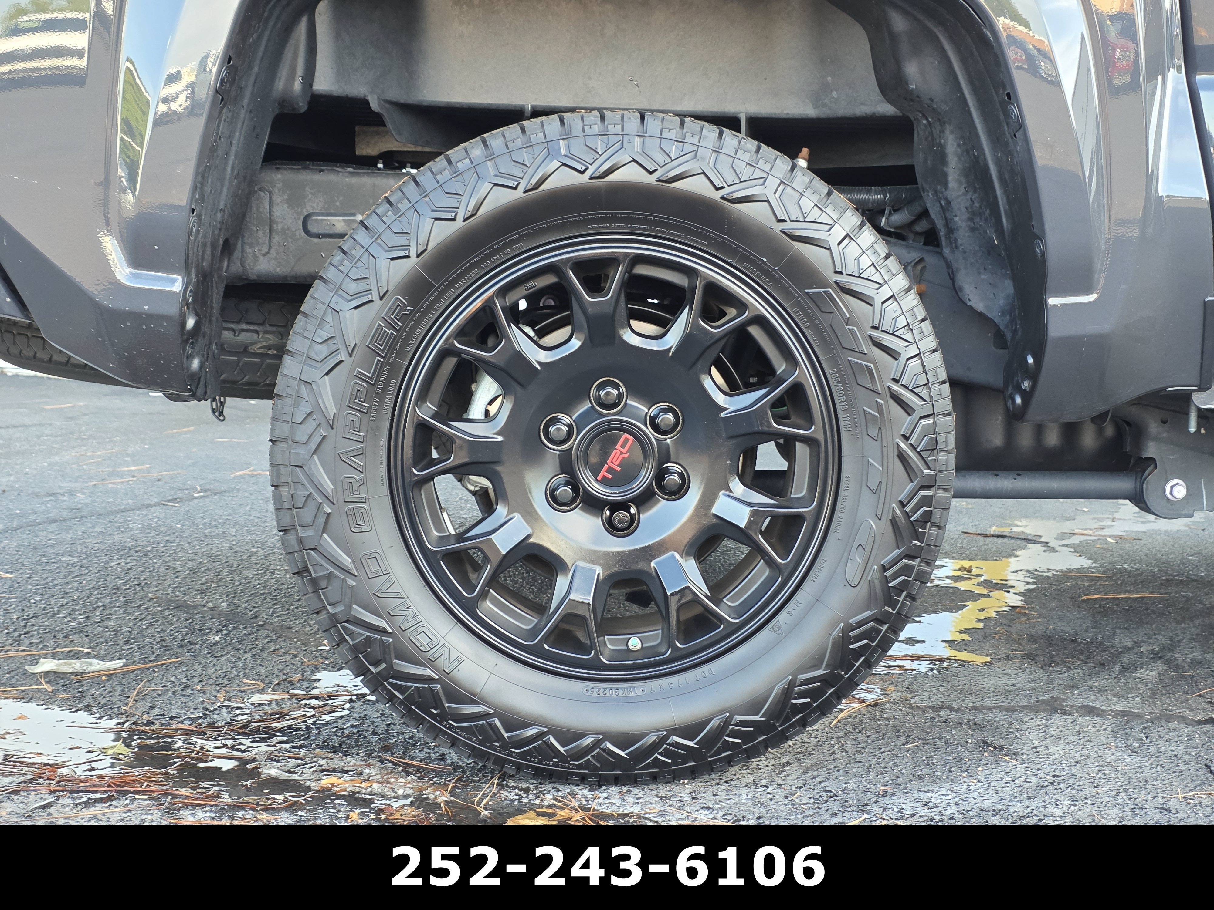 Used 2025 Toyota Tacoma SR5 AWD/4WD image 44