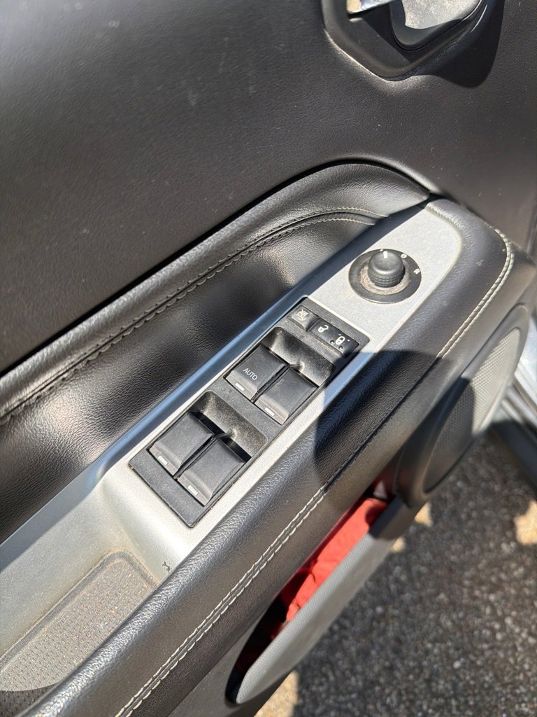 Used 2015 Jeep Compass Latitude AWD/4WD image 7
