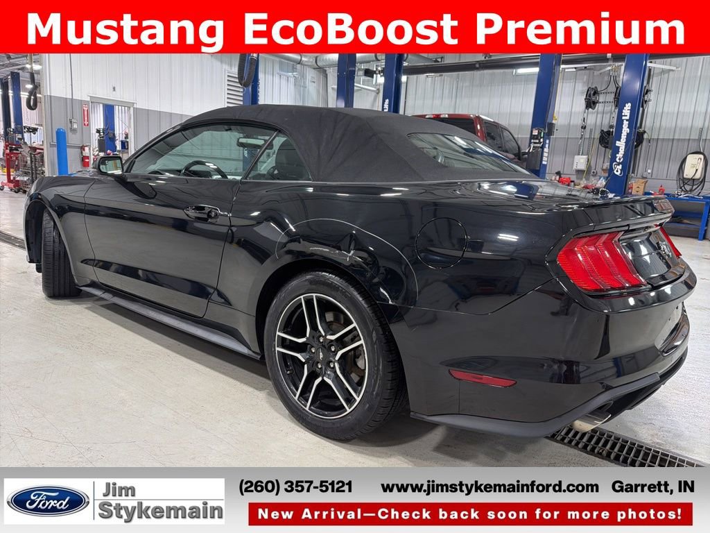 Used 2020 Ford Mustang Premium RWD image 5