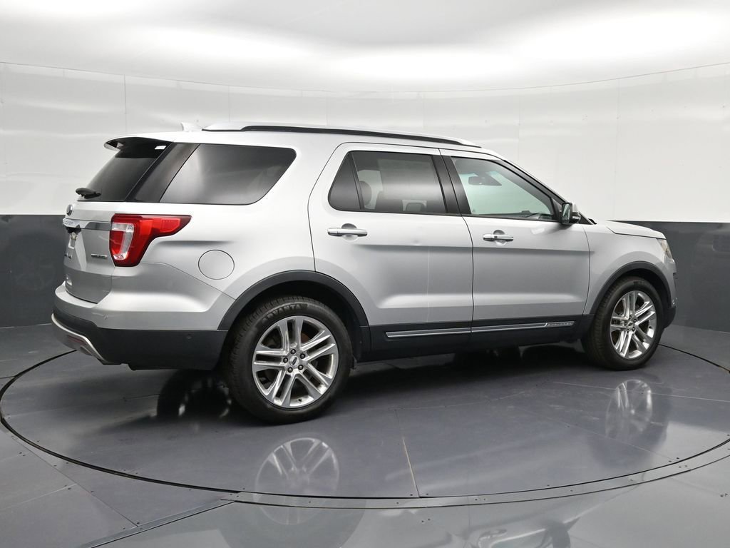 Used 2016 Ford Explorer Limited w/ Equipment Group 301A image 3