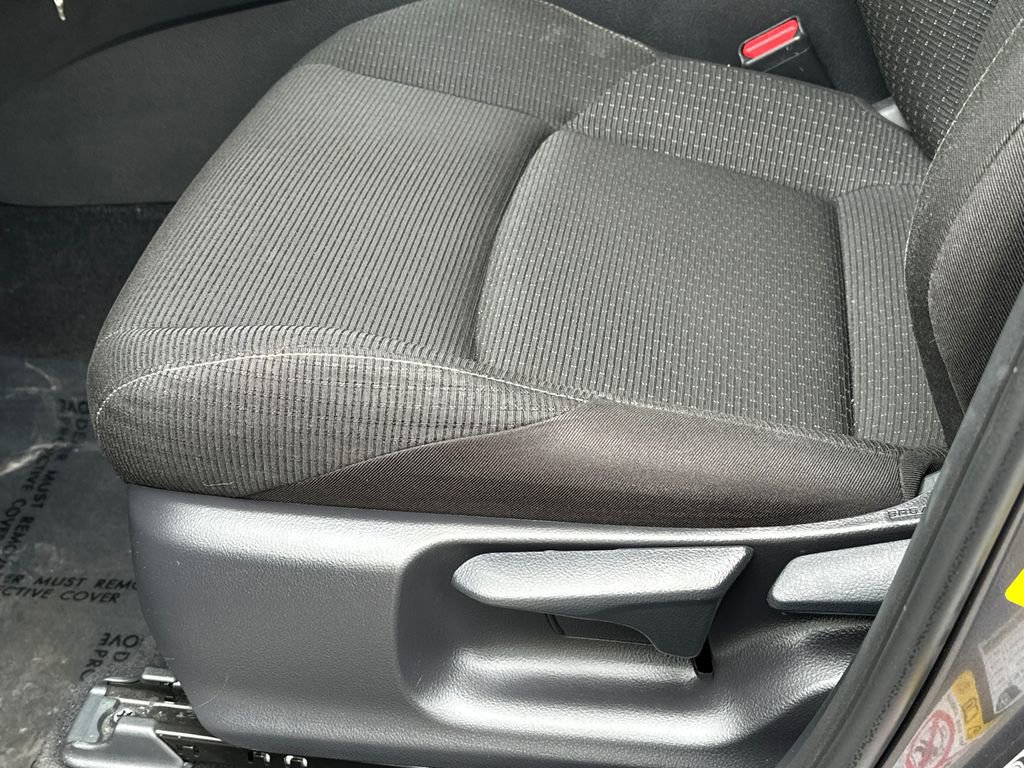 Used 2019 Toyota C-HR LE FWD image 19