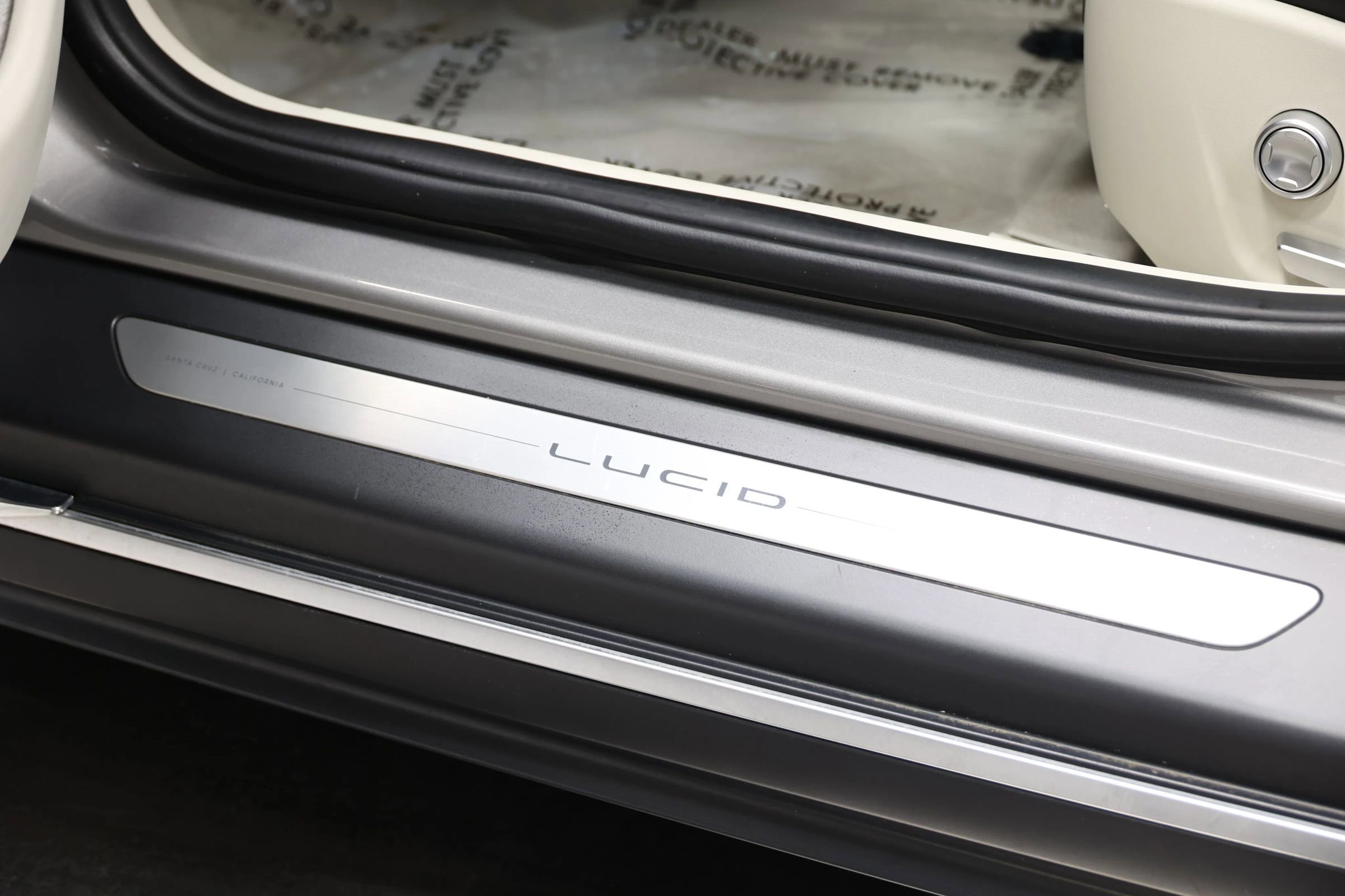 Used 2023 Lucid Air Grand Touring image 12