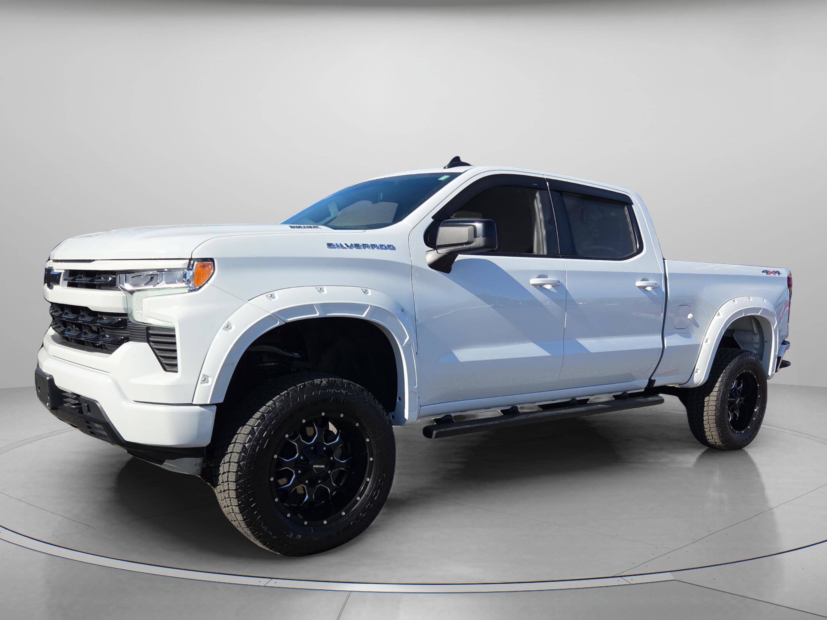 Used 2024 Chevrolet Silverado 1500 RST w/ Max Trailering Package image 2