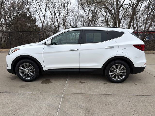 Used 2017 Hyundai Santa Fe Sport 2.0T image 2