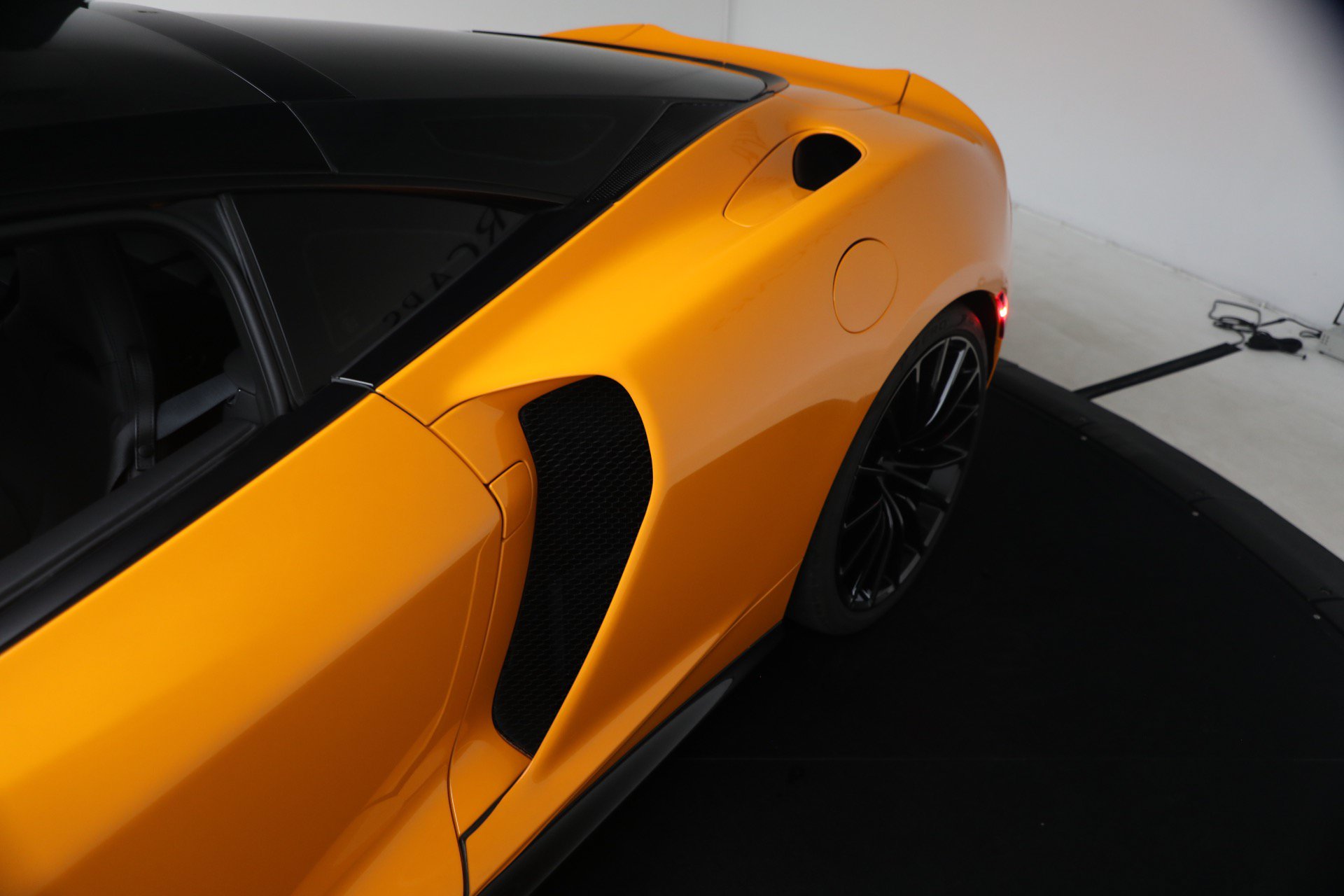 Used 2023 McLaren GT RWD image 39