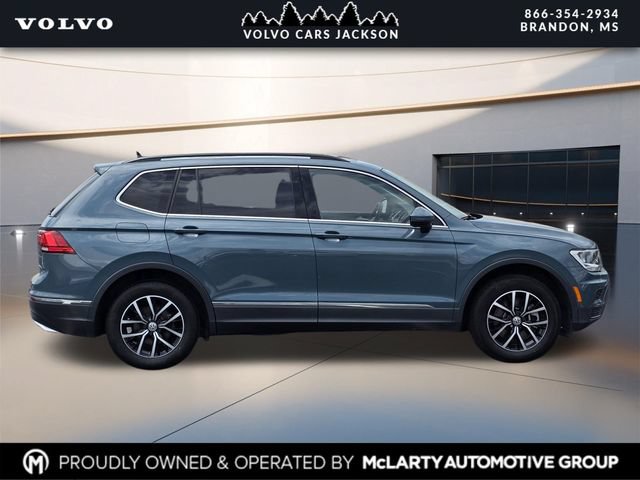 Used 2021 Volkswagen Tiguan SE w/ Panoramic Sunroof Package FWD image 3