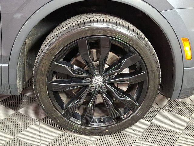 Used 2021 Volkswagen Tiguan SE R-Line AWD/4WD image 11