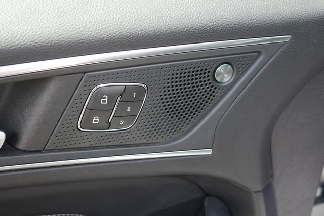 Used 2020 Ford Edge Titanium AWD/4WD image 14