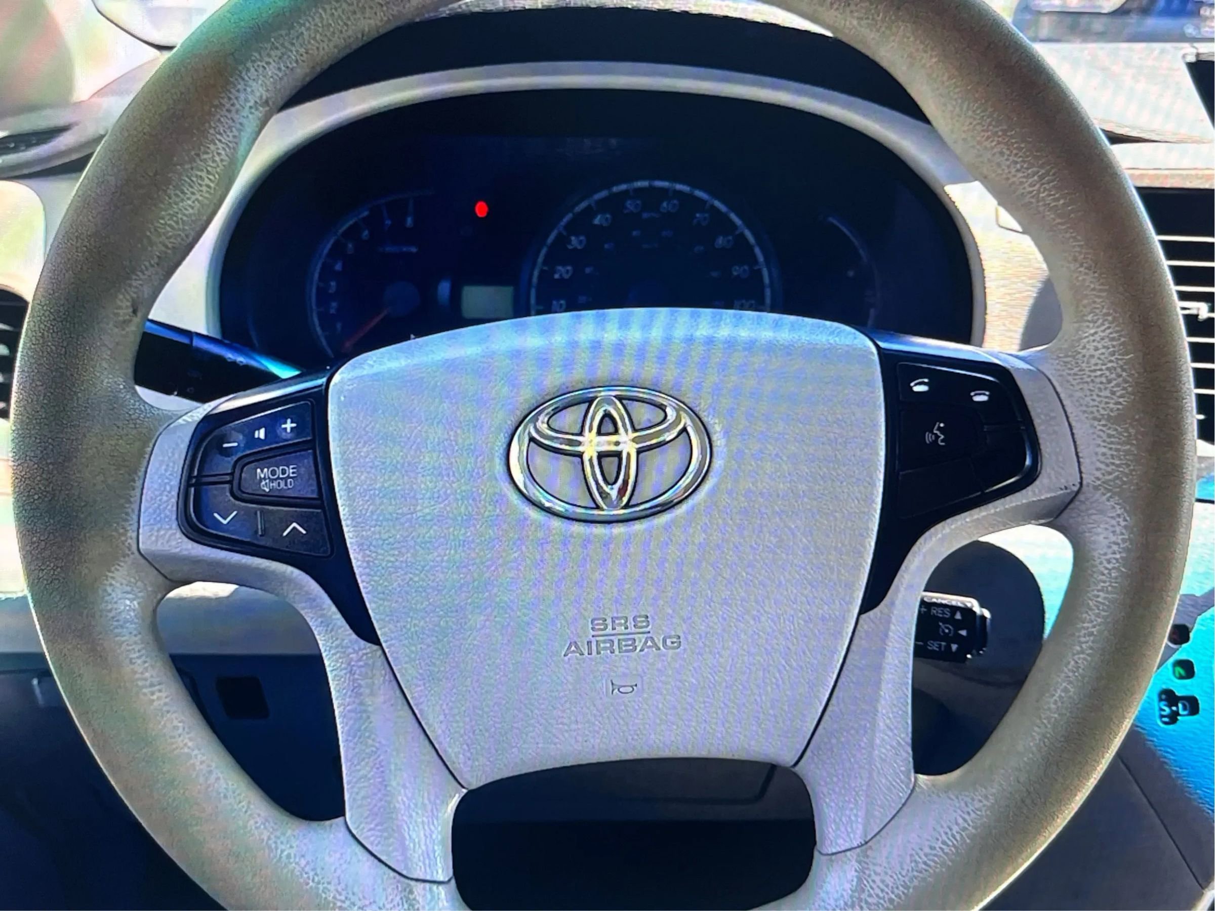 Used 2011 Toyota Sienna LE image 16