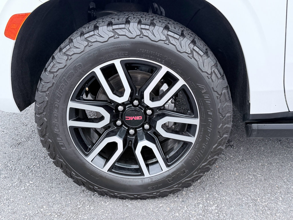 Used 2023 GMC Yukon AT4 w/ AT4 Premium Plus Package AWD/4WD image 40