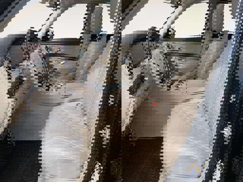 Used 2016 Mercedes-Benz S 550 Sedan image 15