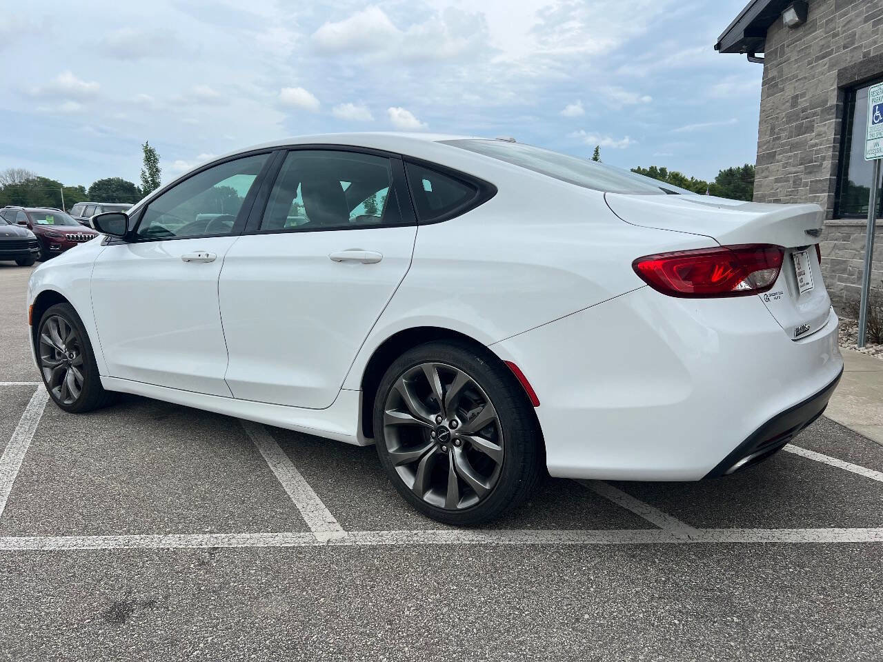 Used 2015 Chrysler 200 S w/ Comfort Group image 4